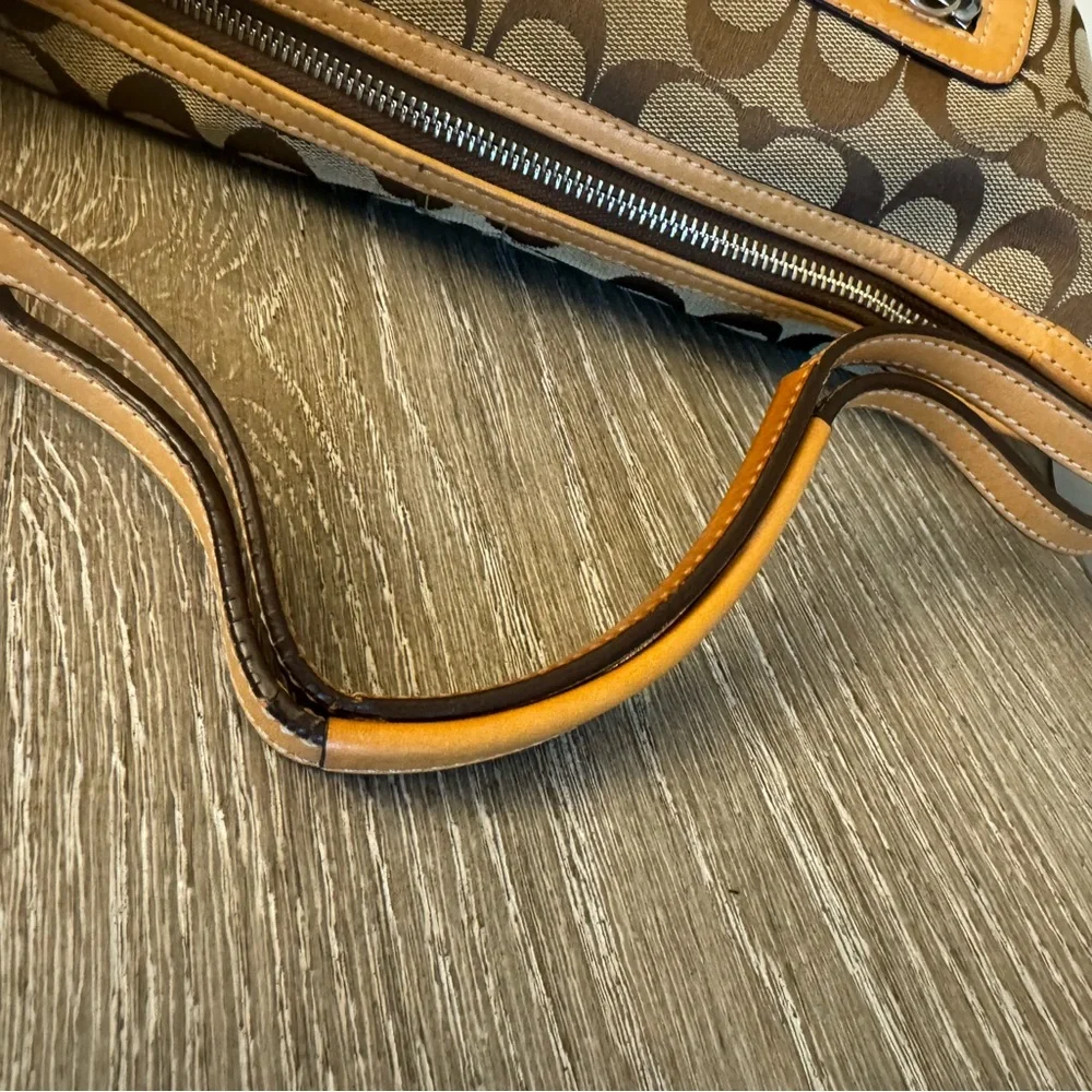 Coach Brown and Tan Shoulder Bag - Picture 4 of 13